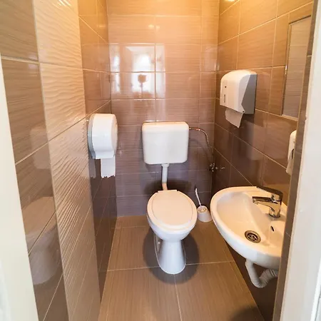 לינה וארוחת בוקר Lotus