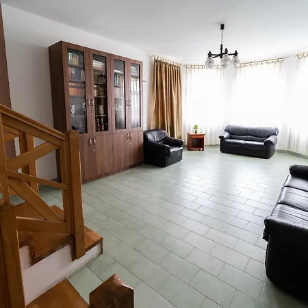 לינה וארוחת בוקר Lotus זלקרוס