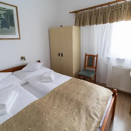 Lotus Bed & Breakfast *