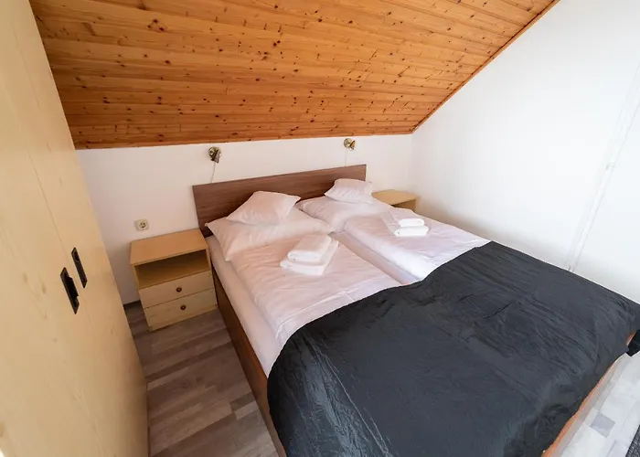 Lotus Bed & Breakfast 3*